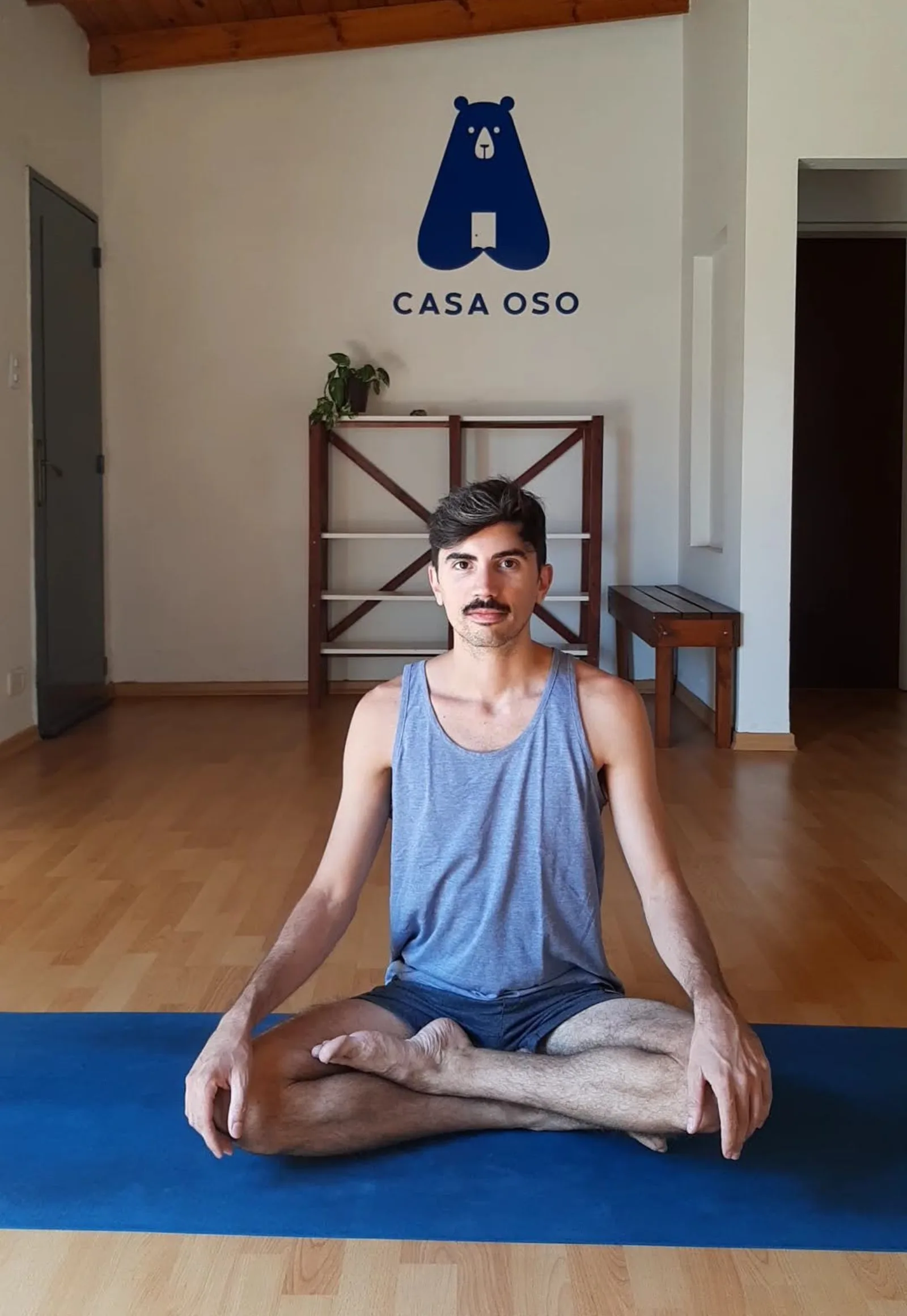 Práctica de yoga en Casa Oso